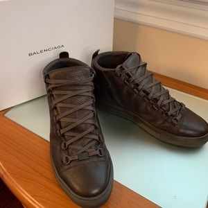 BALENCIAGA MENS SNEAKER SIZE 8.5